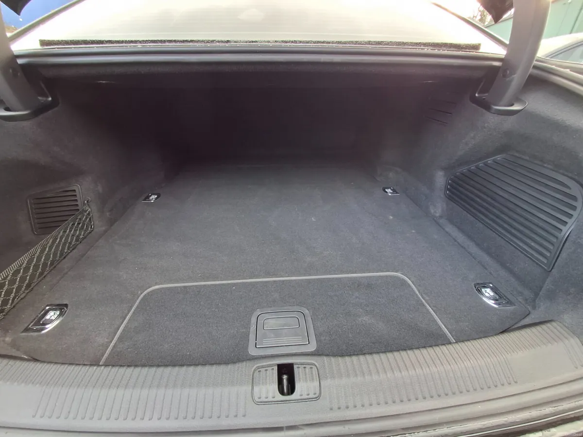 AUDI A8 60 TFSI E 462 Q LUXURY 4DR AUTO 2023(23) - Image 2