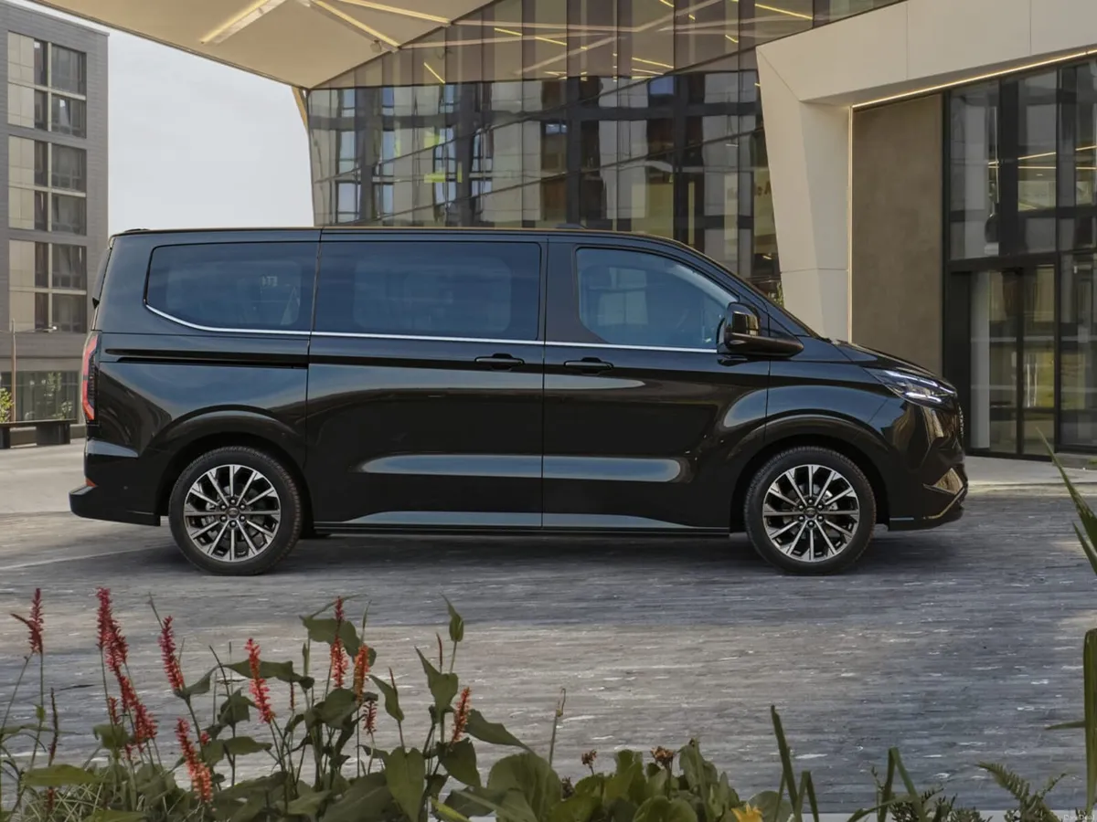 Ford e-Tourneo Custom/Wheelchair Access/Taxi Spec - Image 4