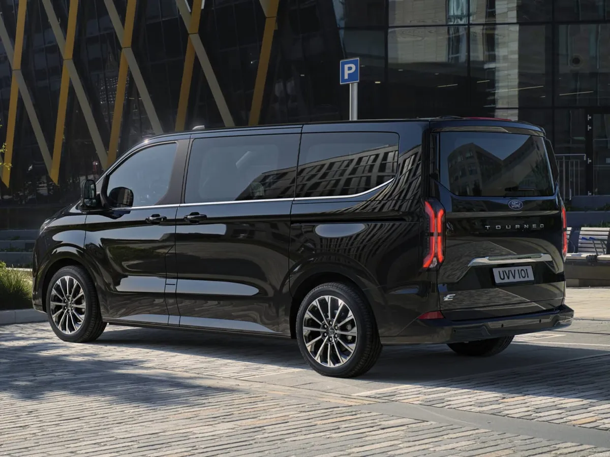 Ford e-Tourneo Custom/Wheelchair Access/Taxi Spec - Image 5