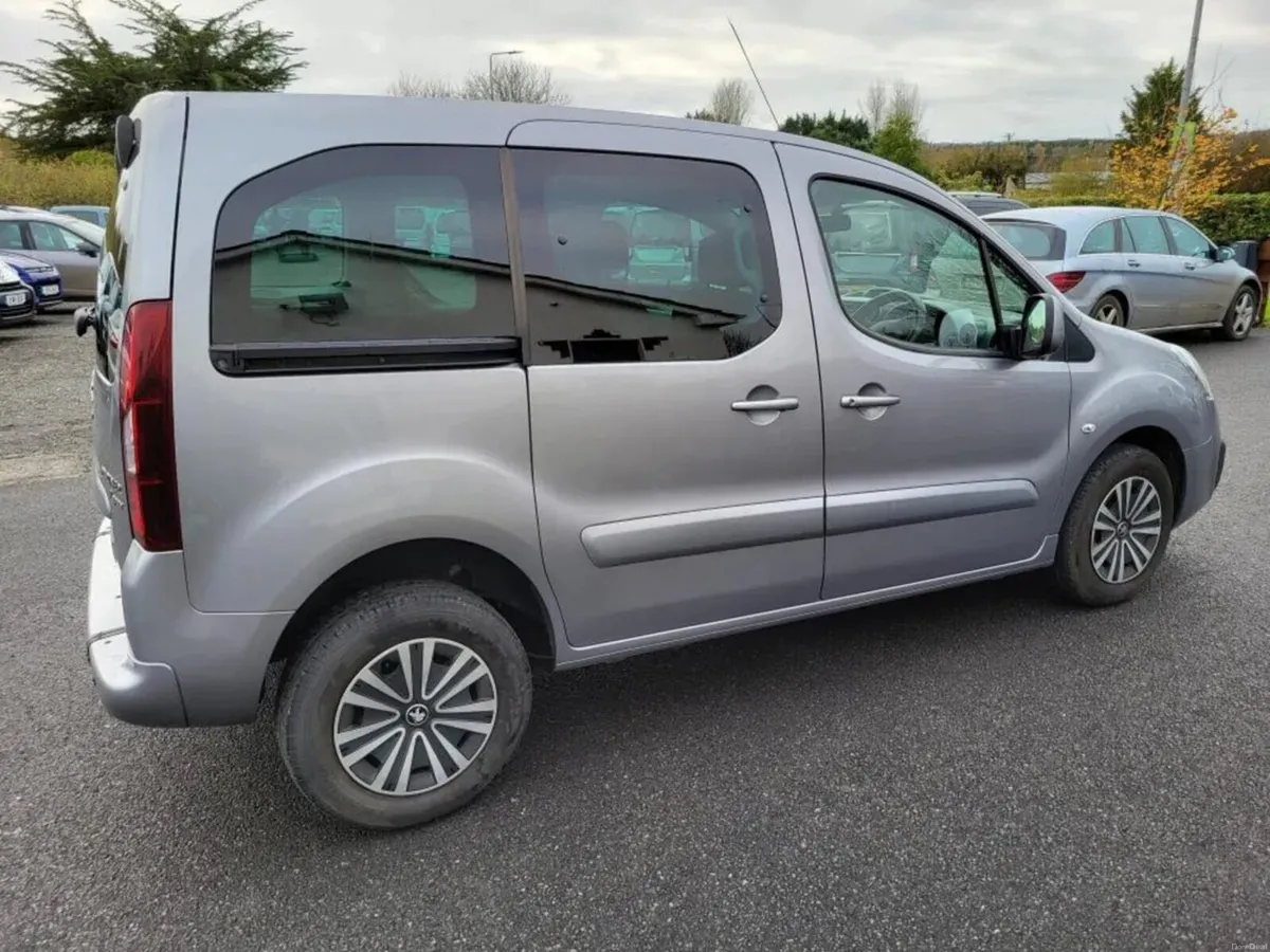 Wheelchair Car Peugeot Partner Auto 2017 - Image 4