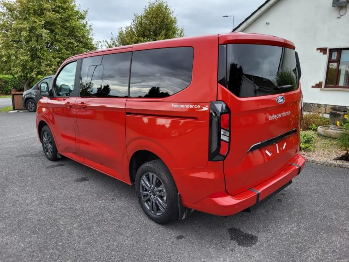 Wheelchair Accessible Ford Tourneo Custom - Image 6