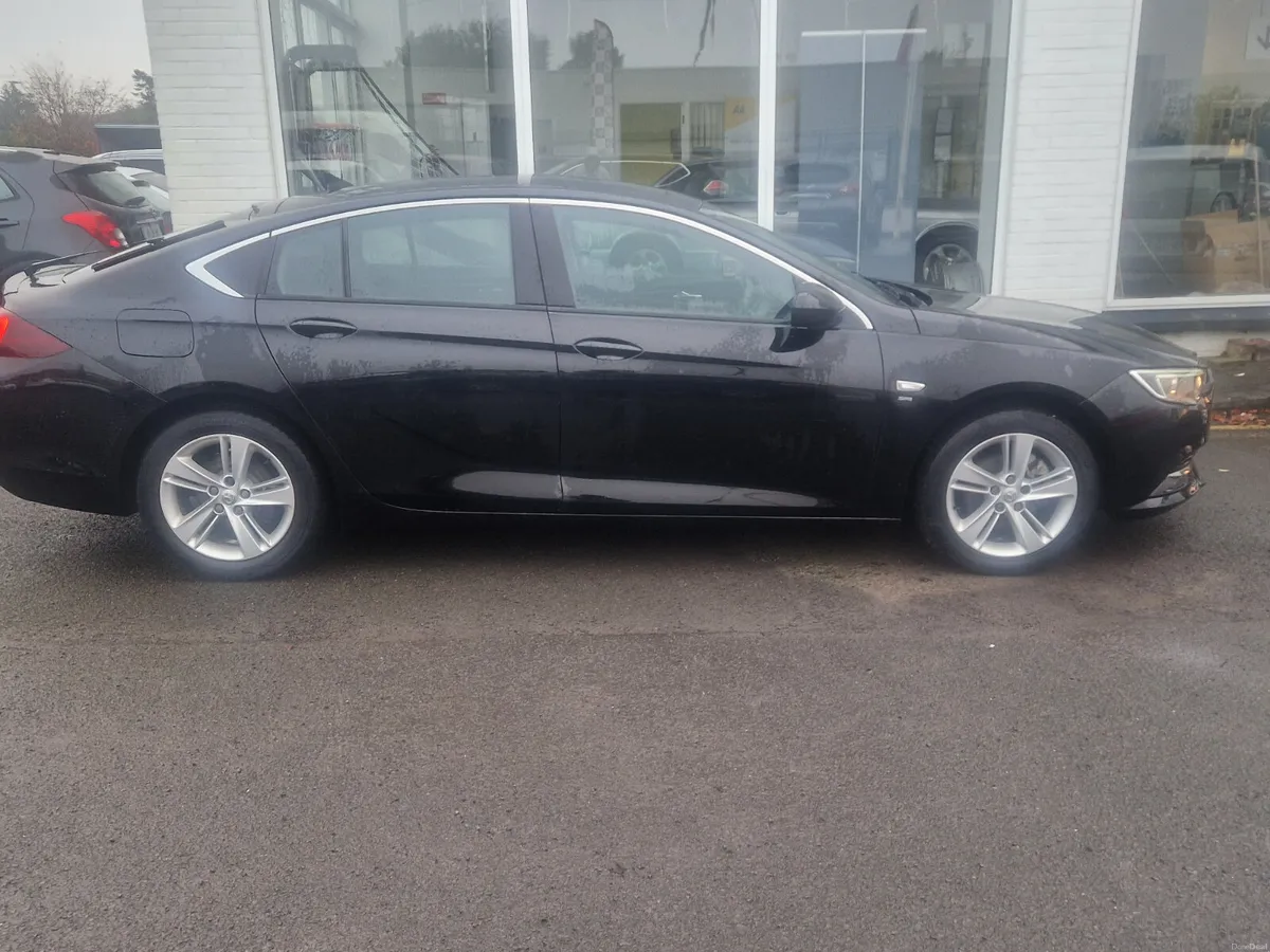 Vauxhall Insignia 2019 - Image 3