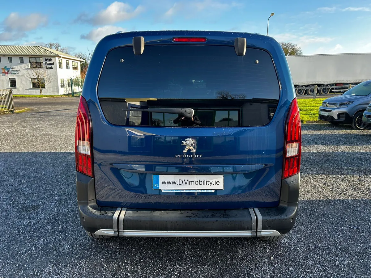 Wheelchair Car - Image 6