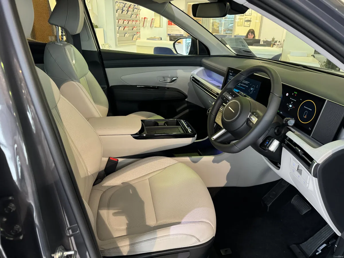 TUCSON 262 - 4WD Executive Plus PHEV STG Auto - Image 4