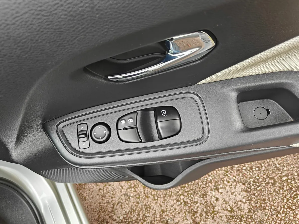 Nissan Micra 2019/2   Petrol 1.0 - Image 2