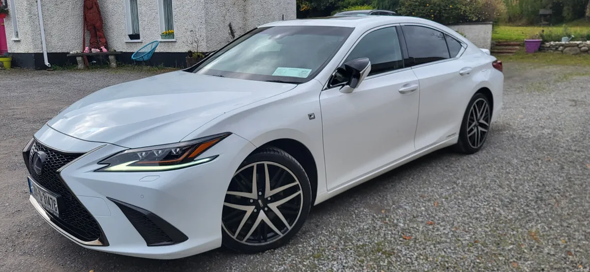 LEXUS ES300H F SPORT LUXURY HYBRID - Image 3
