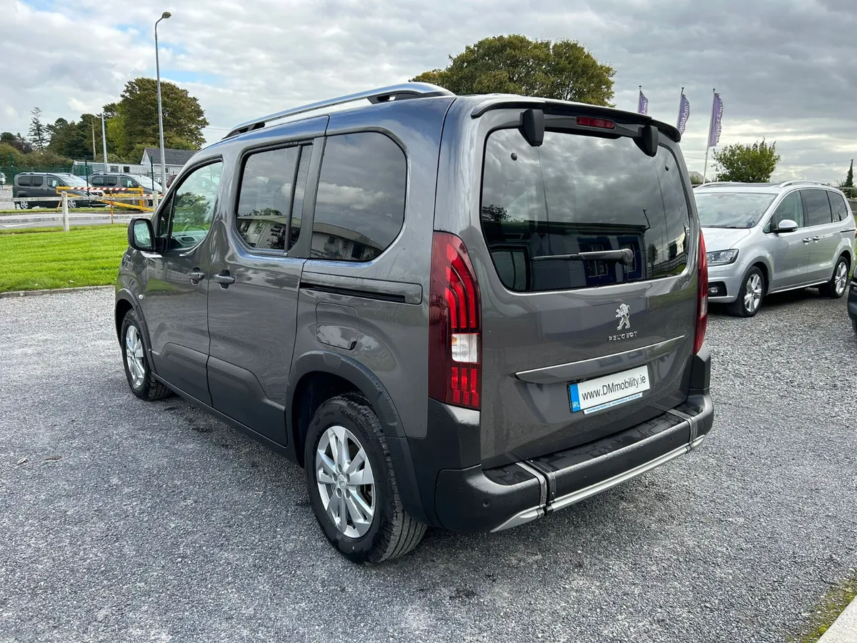 Wheelchair Car - Image 5