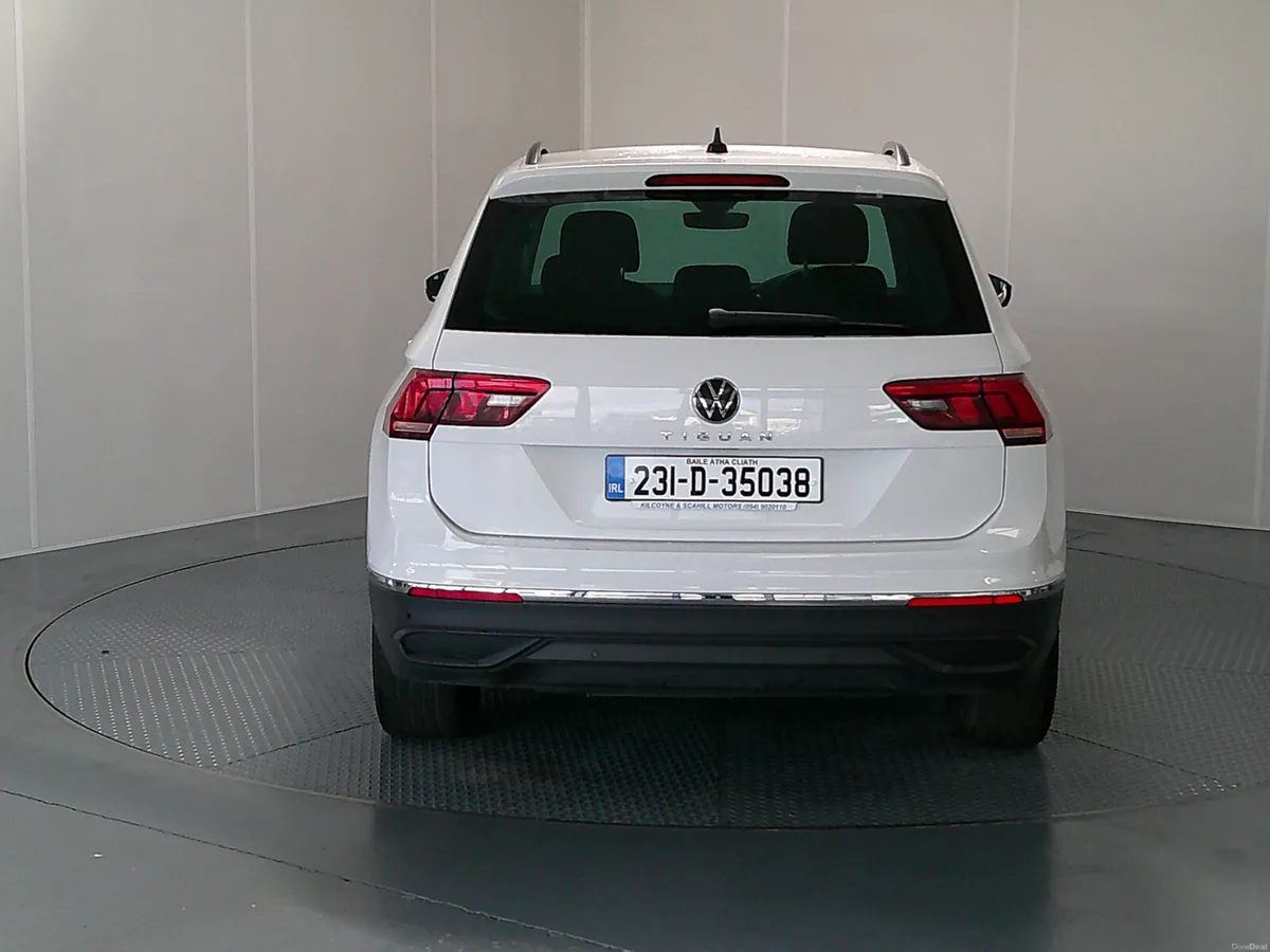 Volkswagen Tiguan 2023 - Image 6