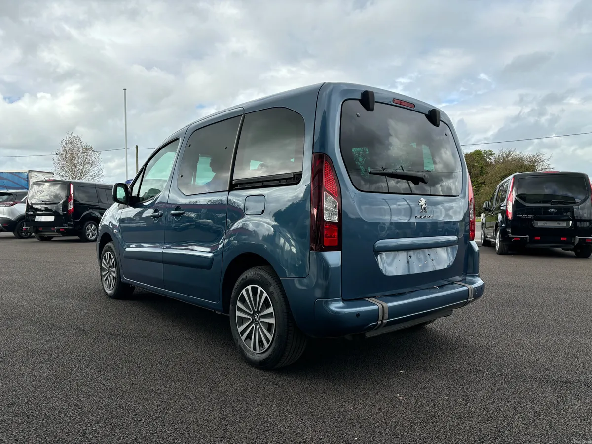 Wheelchair Car - Image 5