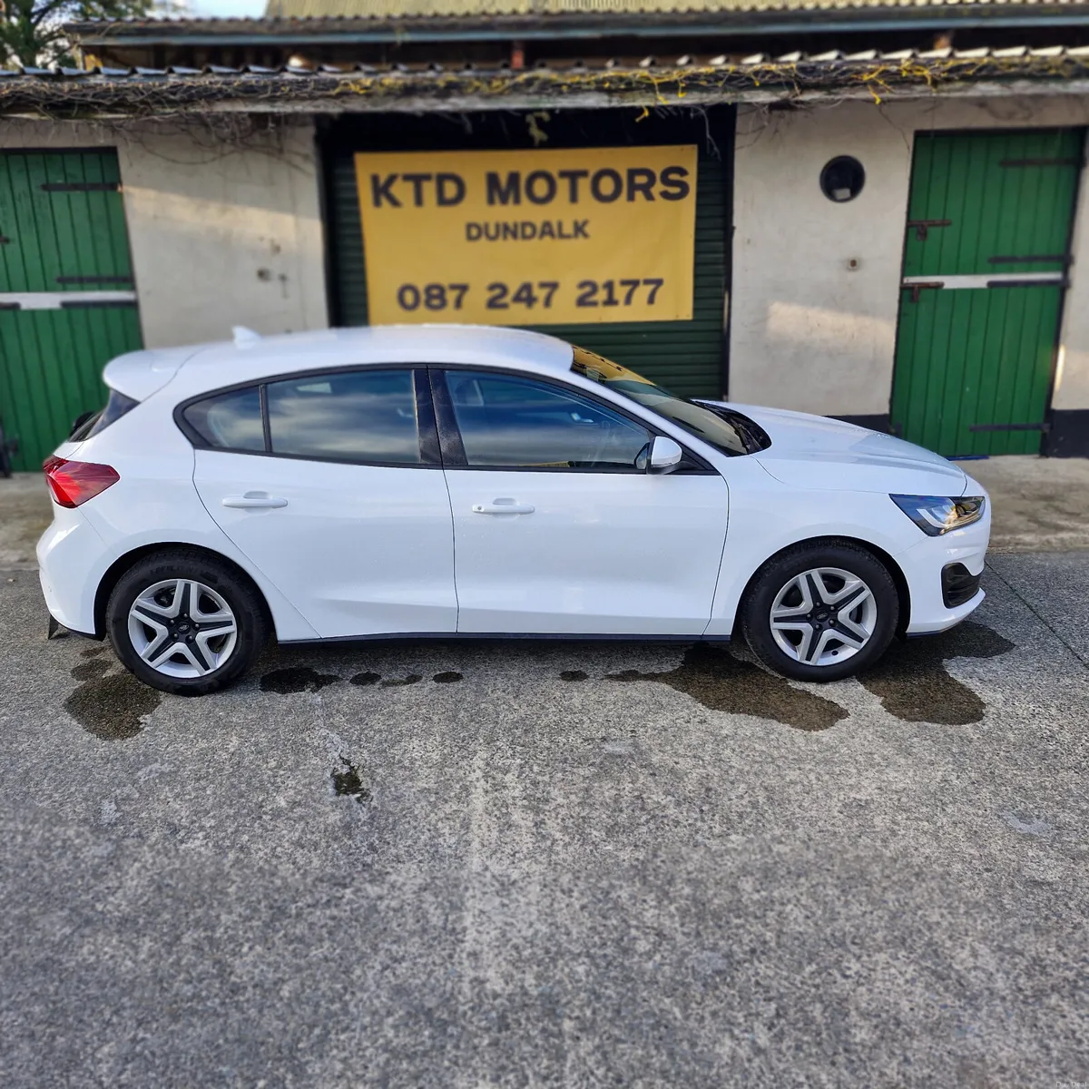 Low Mileage Ford Focus 2022 1.5d auto - Image 3