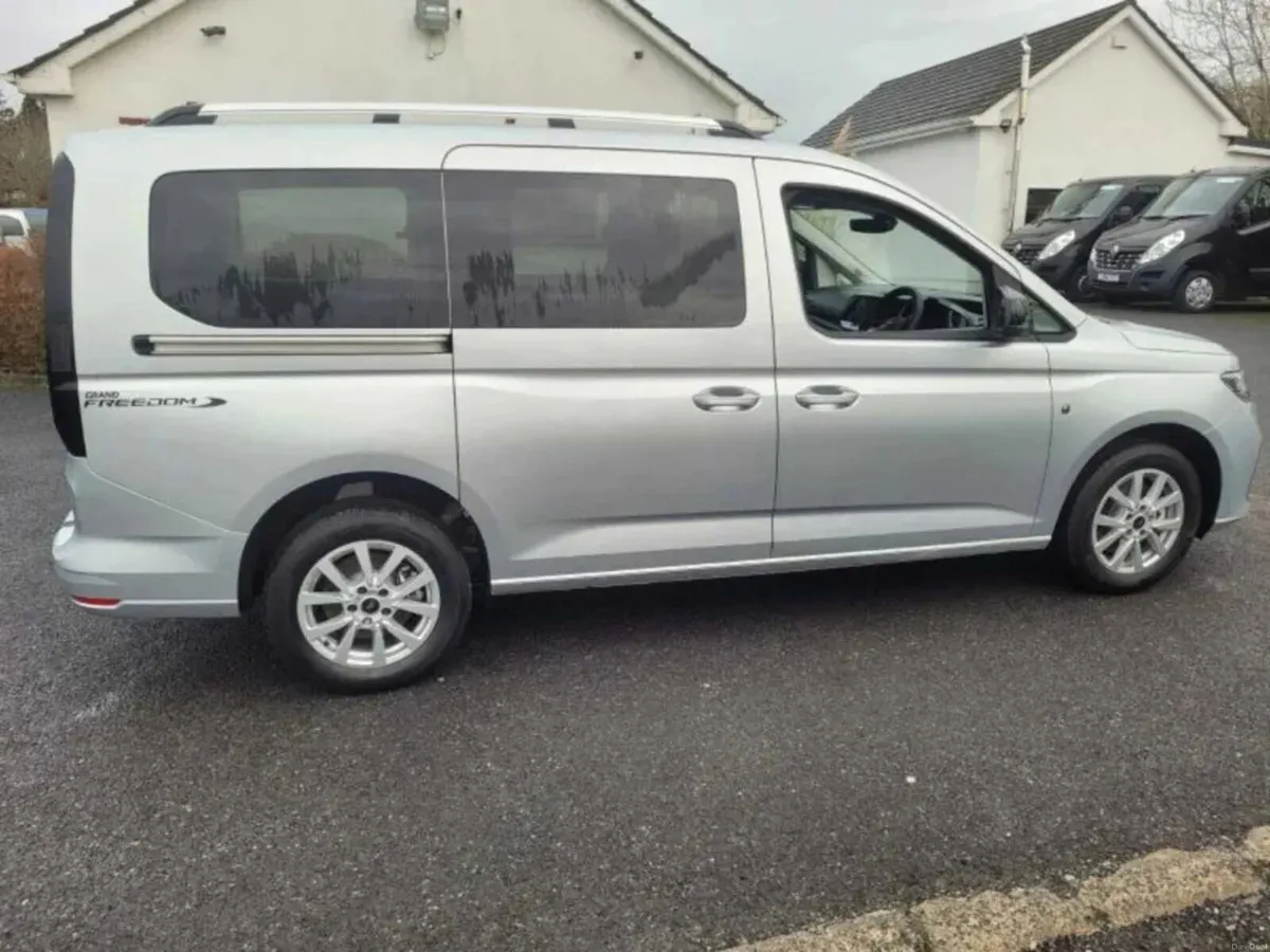 Wheelchair Accessible Ford Tourneo Connect Freedom - Image 4