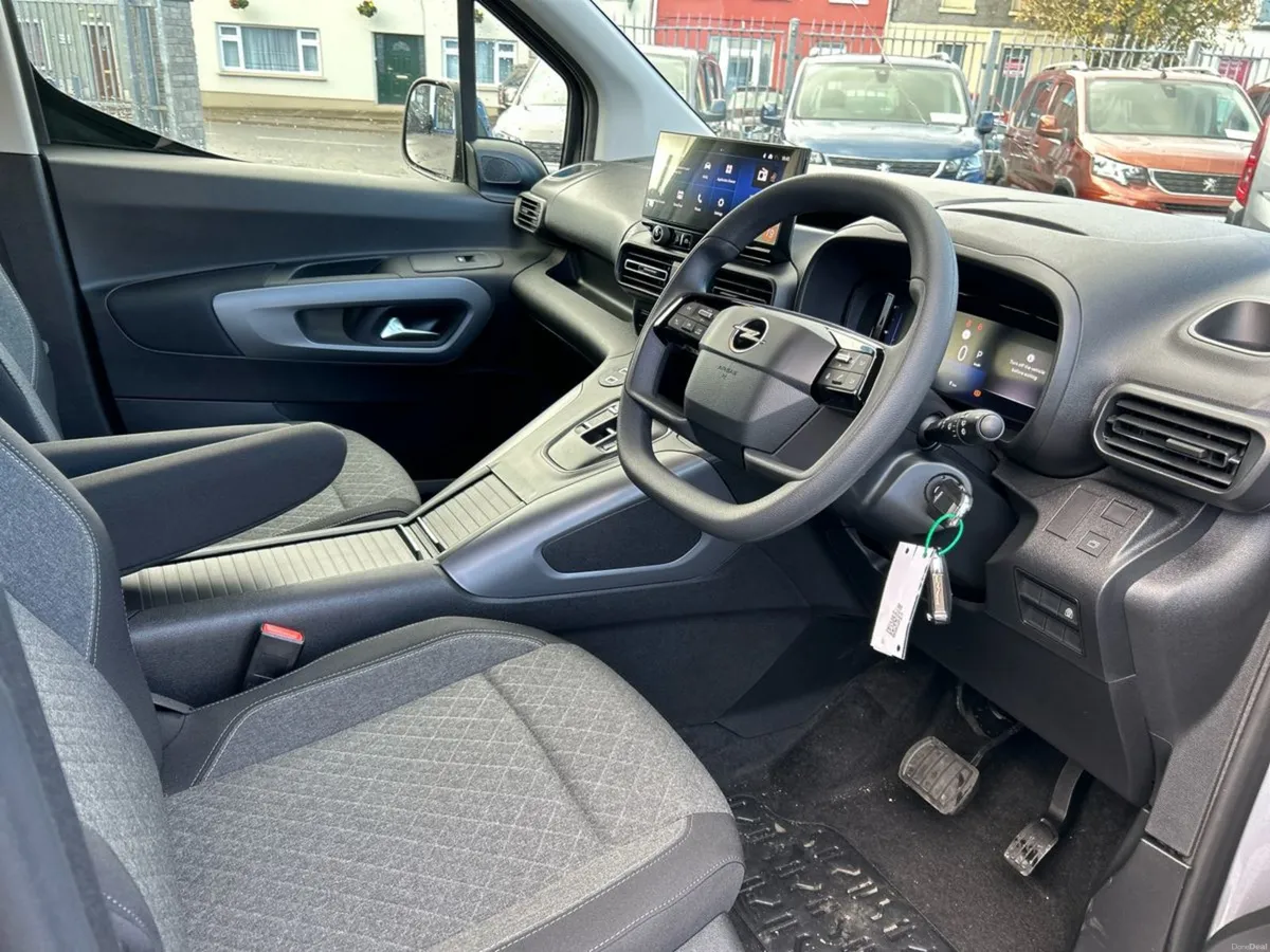 Opel Combo Wheelchair Accessible. Auto (taxi Spec) - Image 6