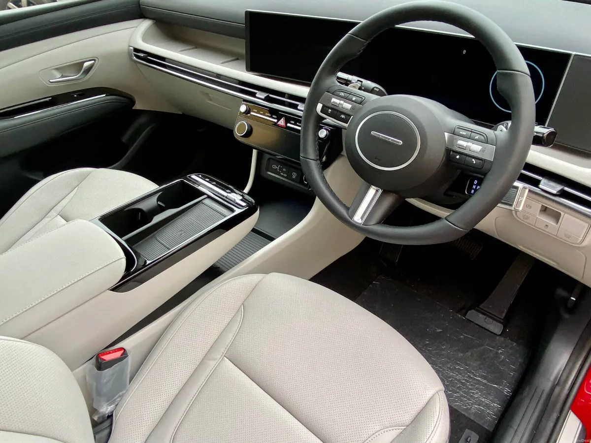 2026 2WD Tucson Executive PHEV - Image 3