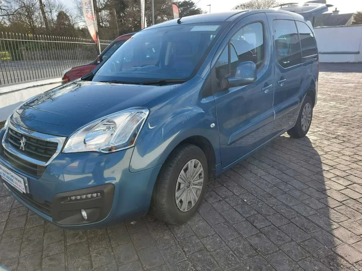 Wheelchair Accessible Peugeot Partner Horizon Auto - Image 2