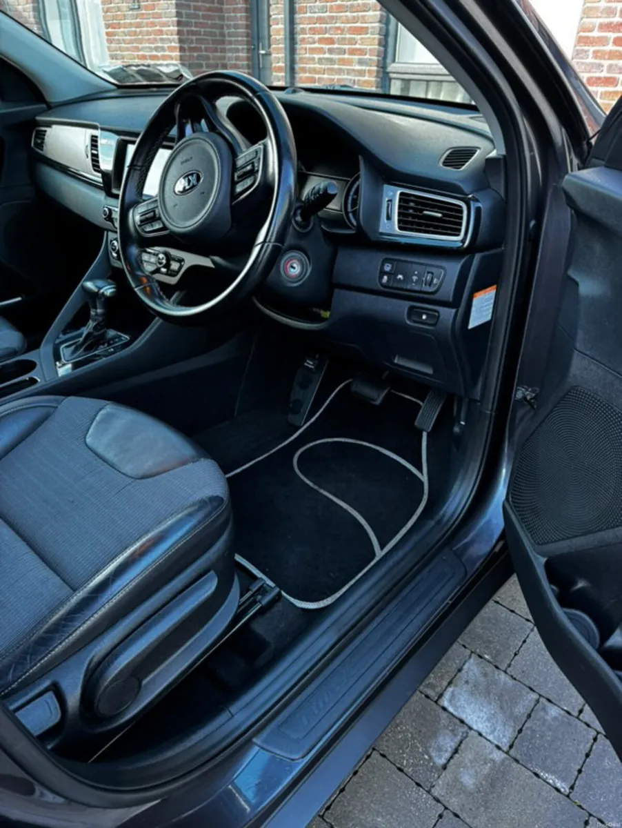 Kia Niro 2019 automatic - Image 4