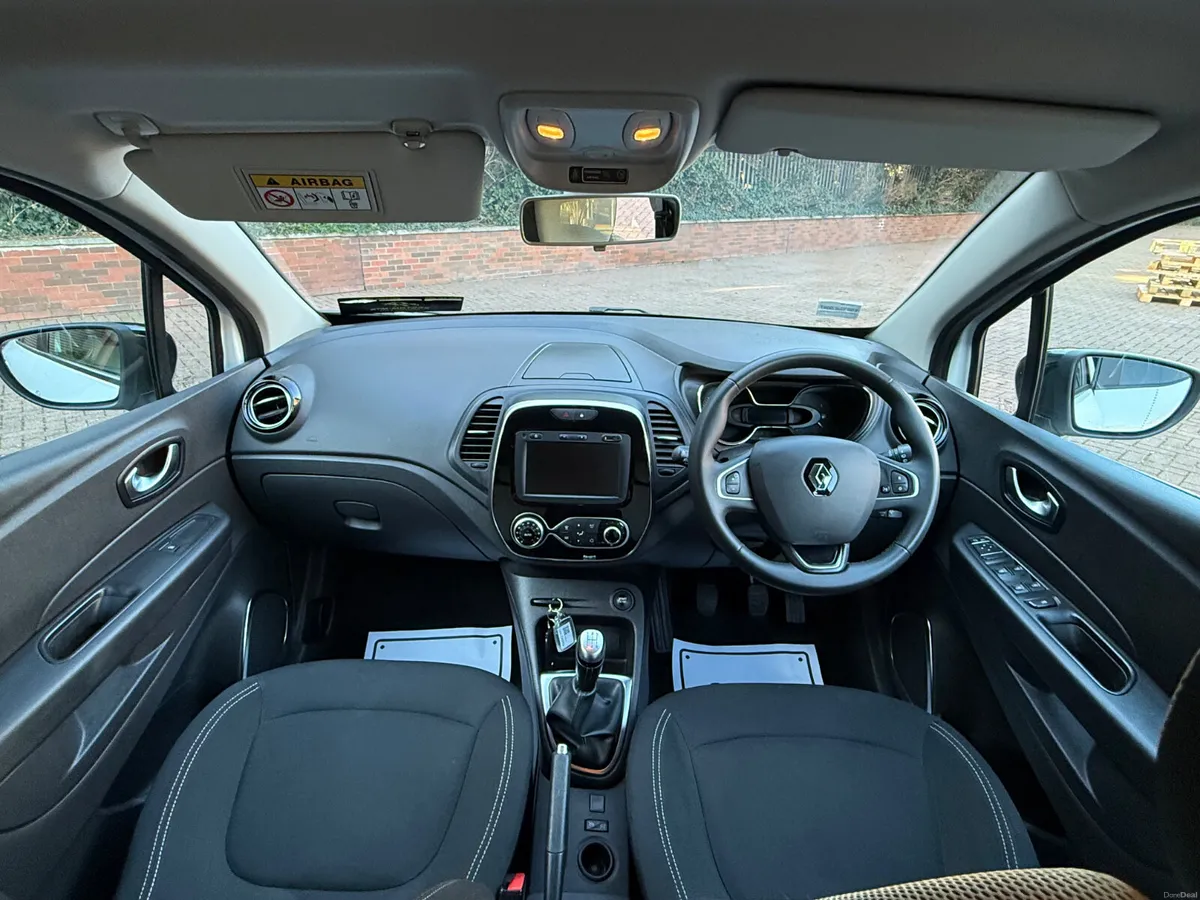 Renault Captur 1.0 Petrol Iconic Sat Nav - Image 4