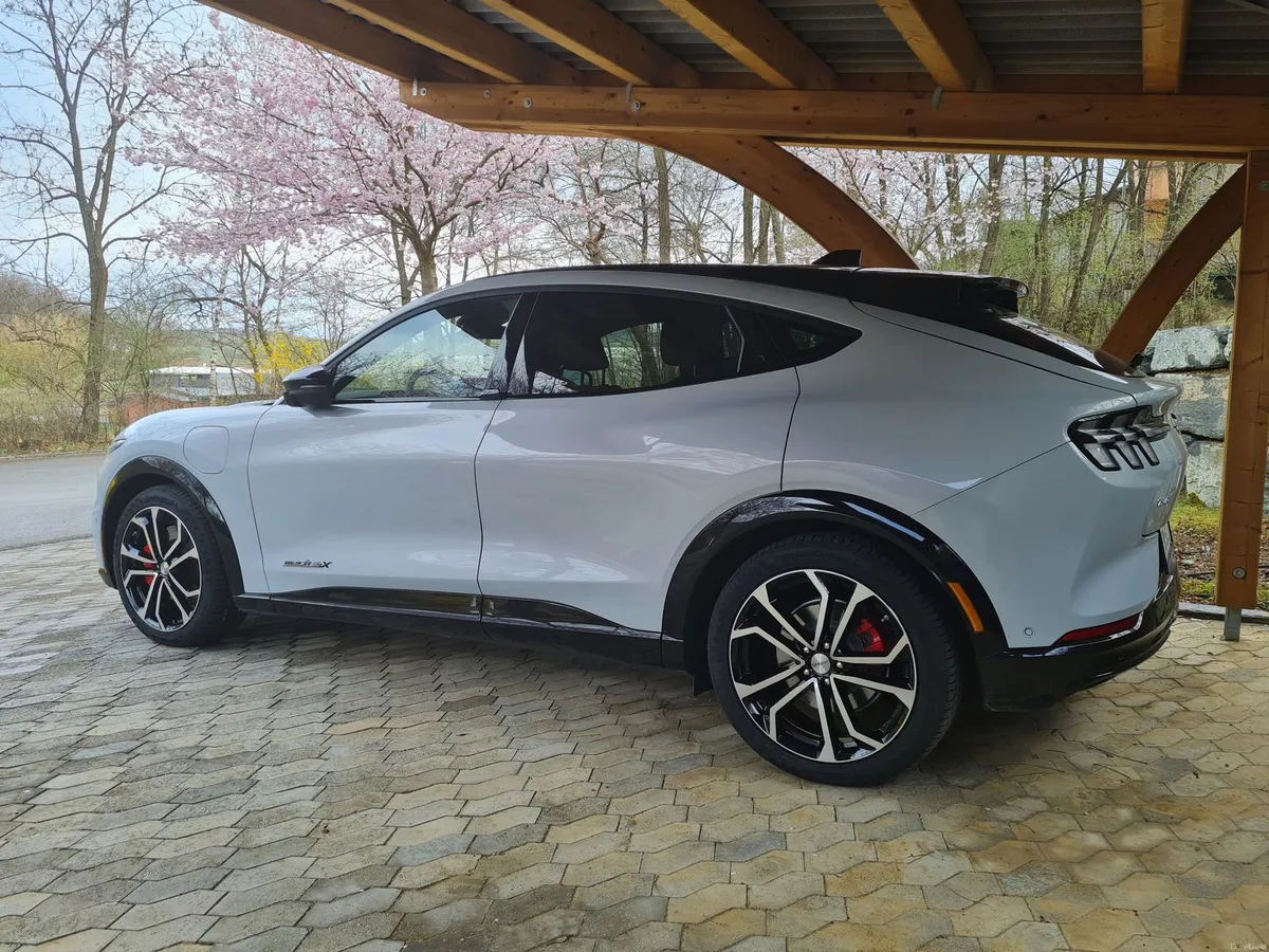 MUSTANG alloy wheels by Dezent - Image 1