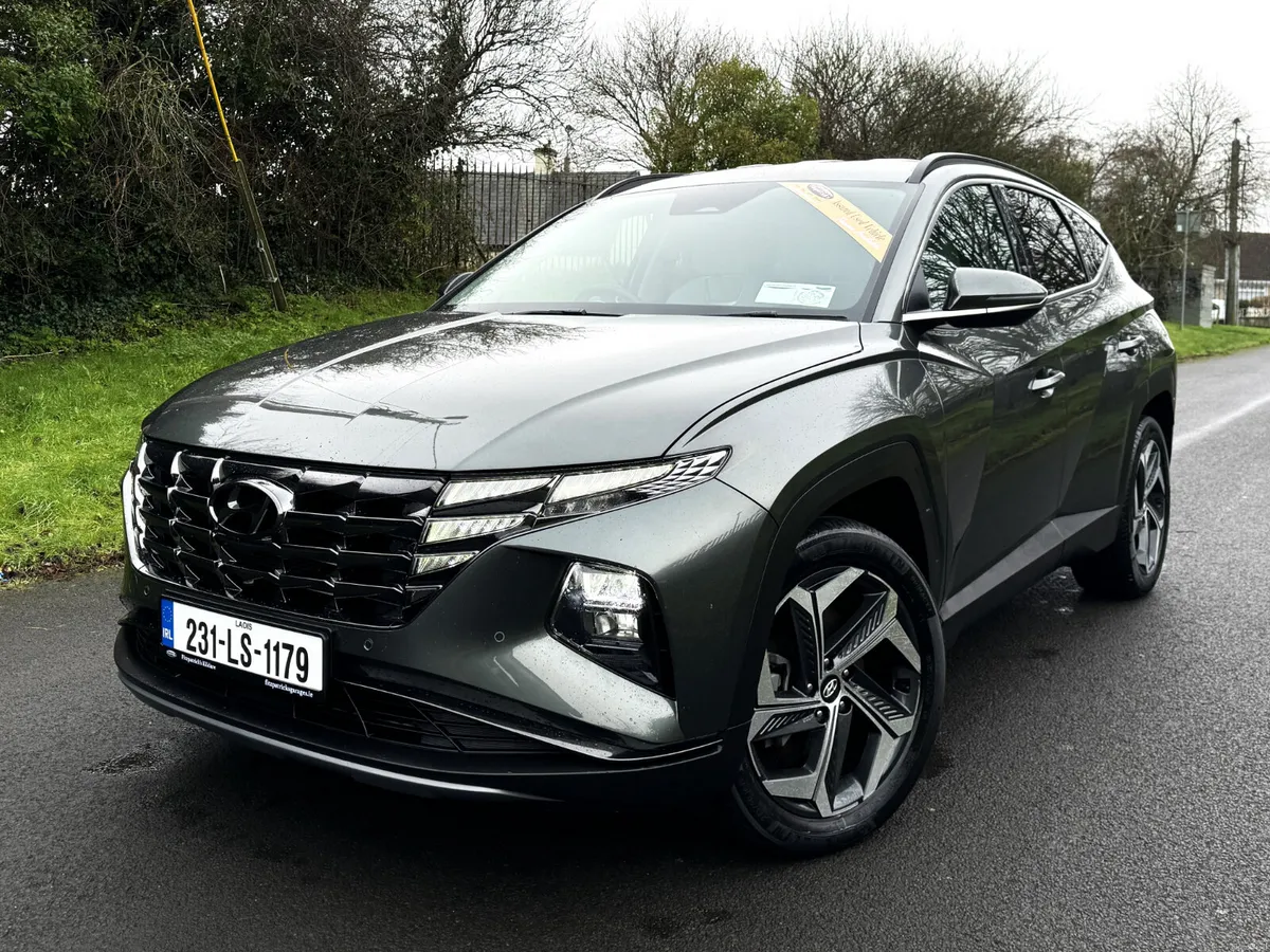 Hyundai Tucson PHEV 4WD Executive Plus - Image 3