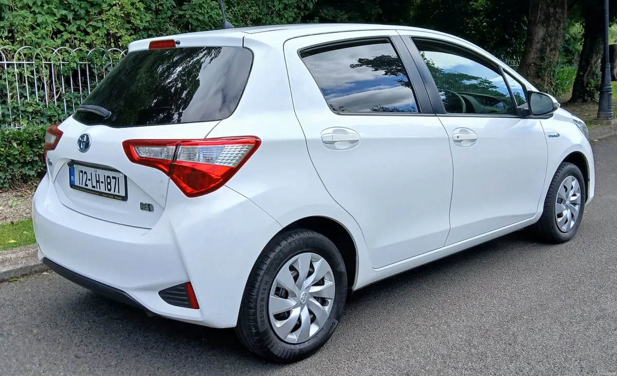 Toyota Yaris Vitz Hybrid 1.5 2017 NCT 08-26 - Image 3