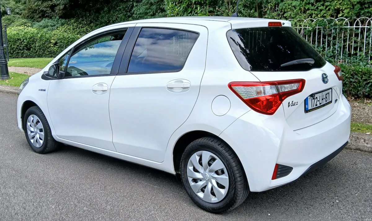 Toyota Yaris Vitz Hybrid 1.5 2017 NCT 08-26 - Image 4