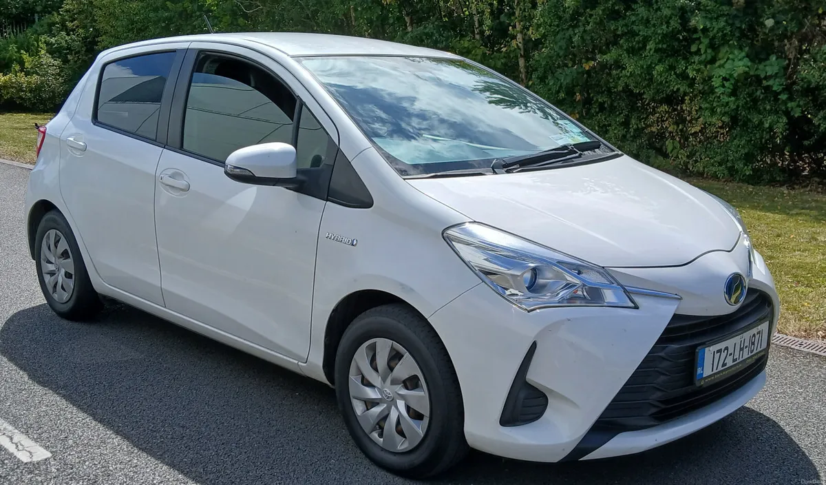 Toyota Vitz 2017 HYBRID 1.5 AUTO 5dr - Image 3