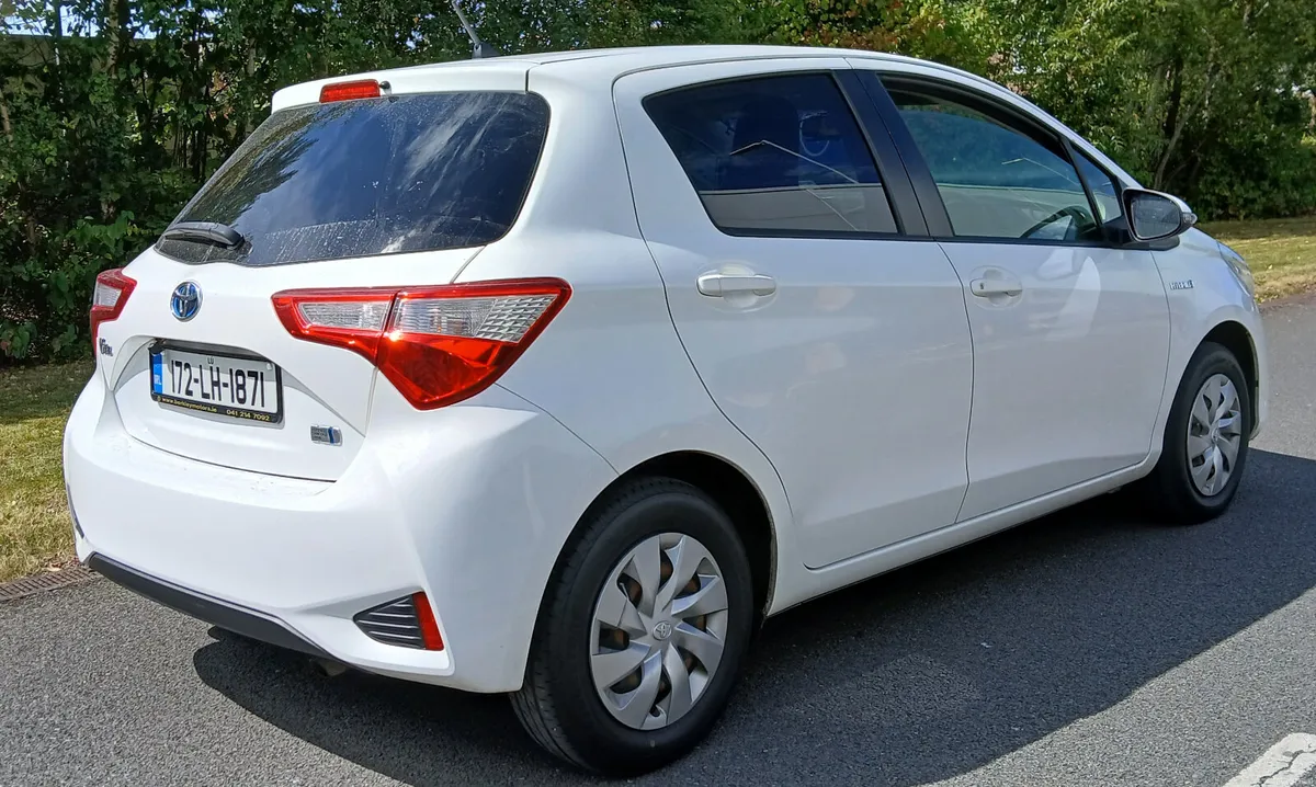 Toyota Vitz 2017 HYBRID 1.5 AUTO 5dr - Image 4