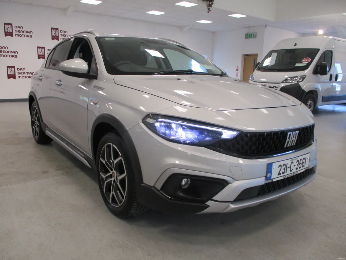 Fiat Tipo  CROSS 1.0 LITRE PETROL 2023 - Image 3