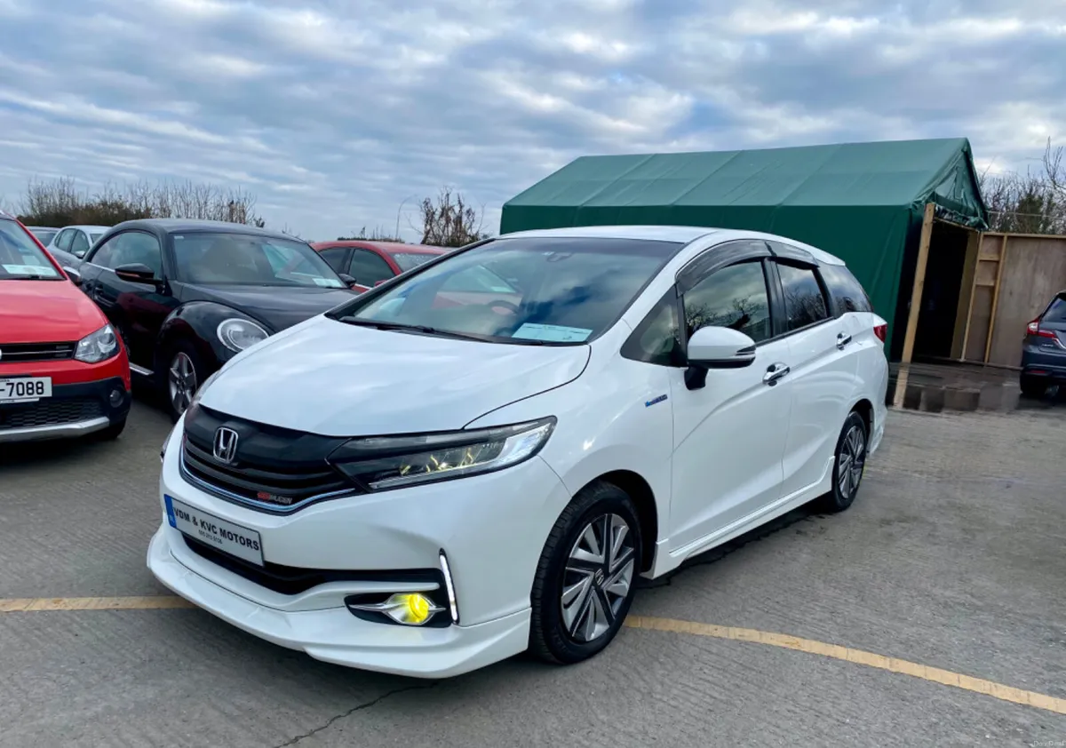 Honda Shuttle 2015 1.5 Hybrid - Image 3