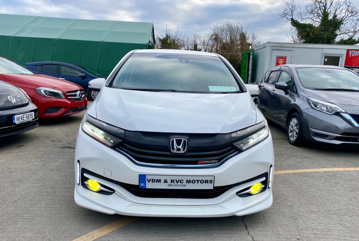 Honda Shuttle 2015 1.5 Hybrid - Image 2