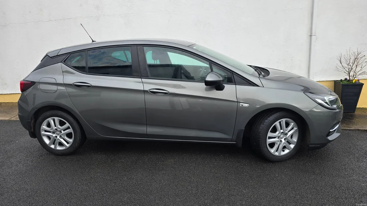 Opel Astra 2021 - Image 4