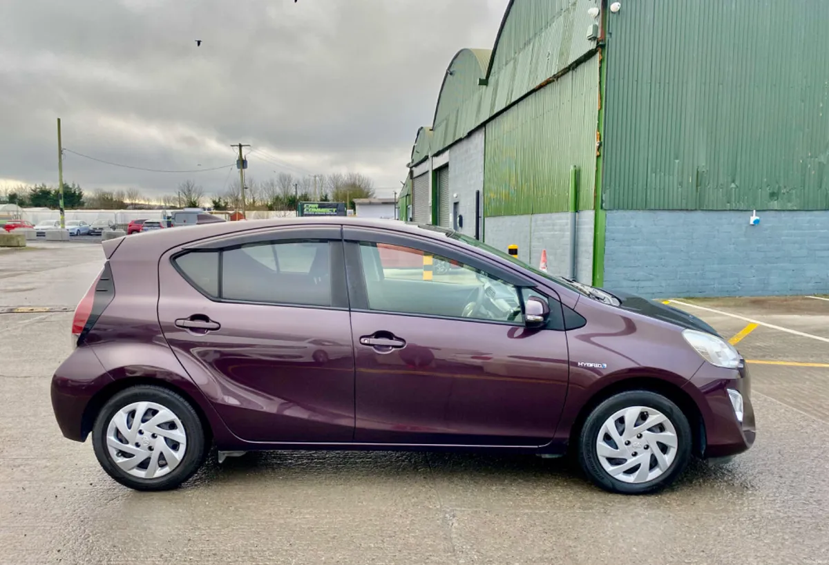 TOYOTA AQUA 2015 (1.5, HYBRID, MODEL “S”) - Image 4