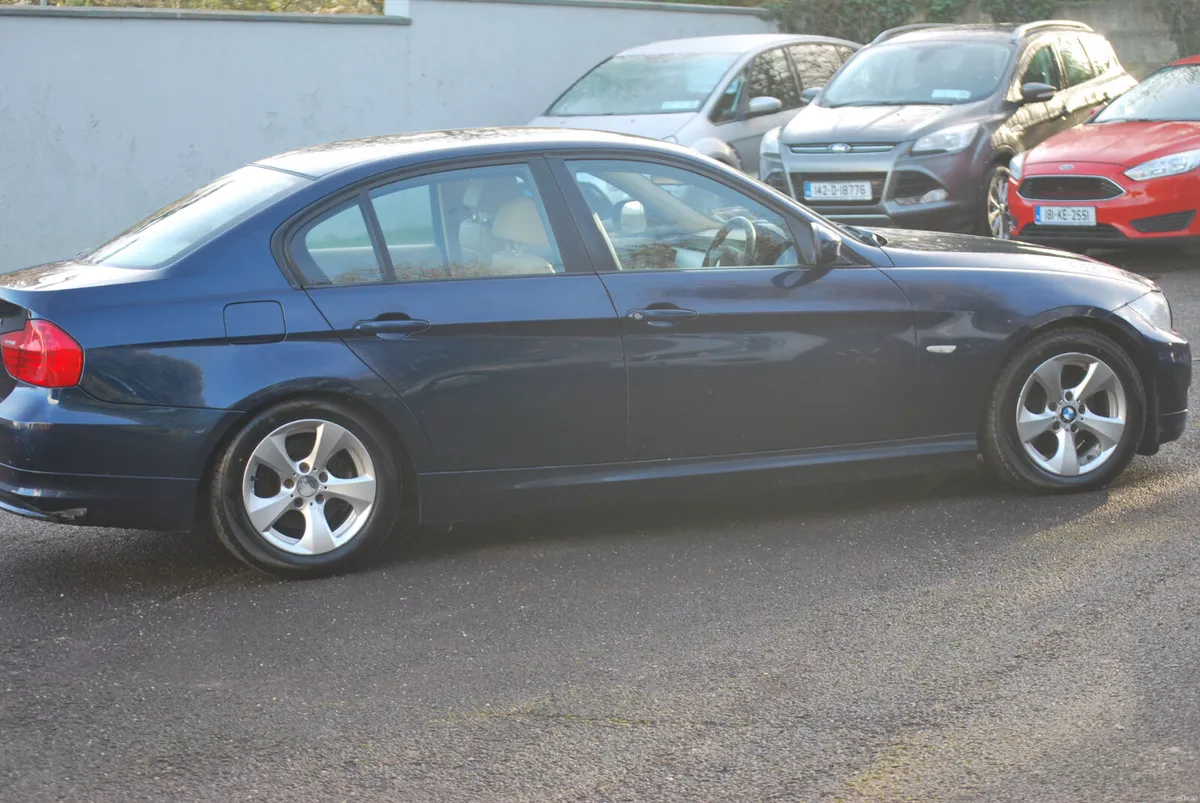 BMW 3-Series 2011 2.0 Diesel - Image 4