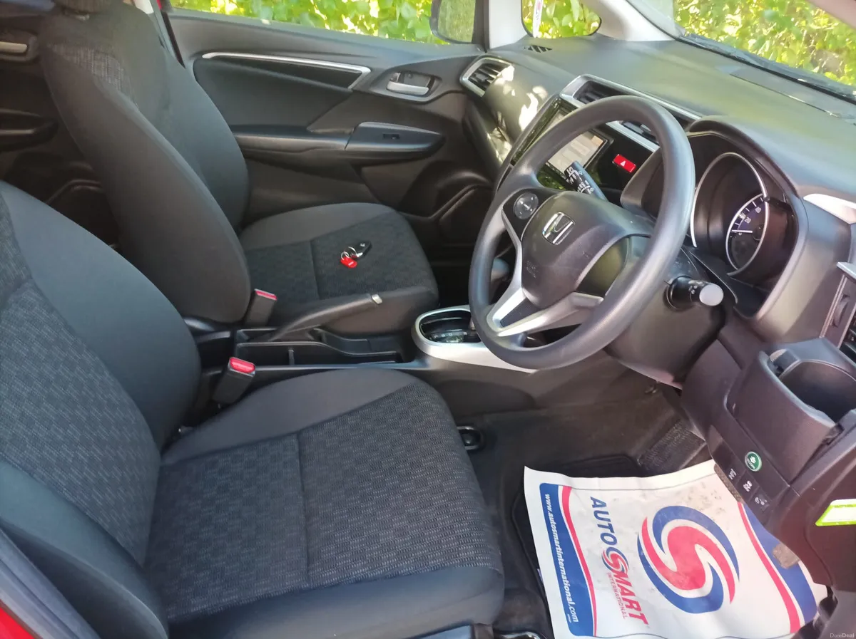 HI SPEC HONDA JAZZ 1.3 AUTO NOT HYBRID, 2017 - Image 2