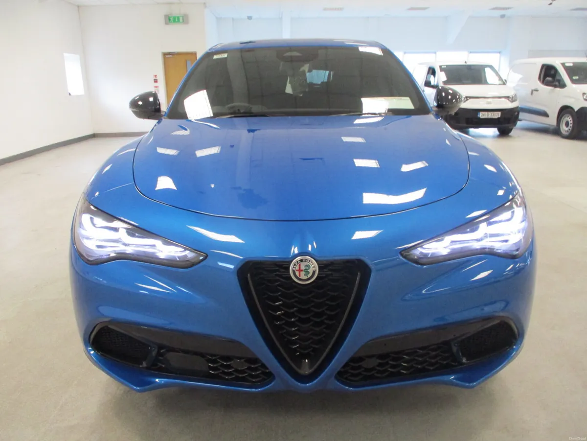 NEW 2026 OFFERS- ALFA ROMEO STELVIO VELOCE AWD - Image 3