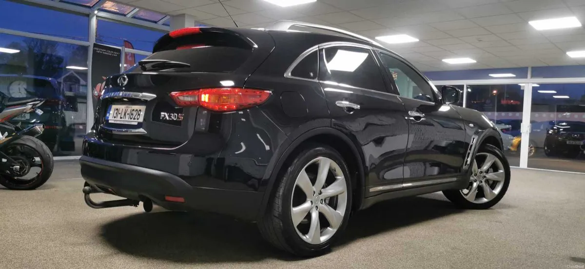 Infiniti FX30 3.0D Premium 238bhp 2013 - Image 4