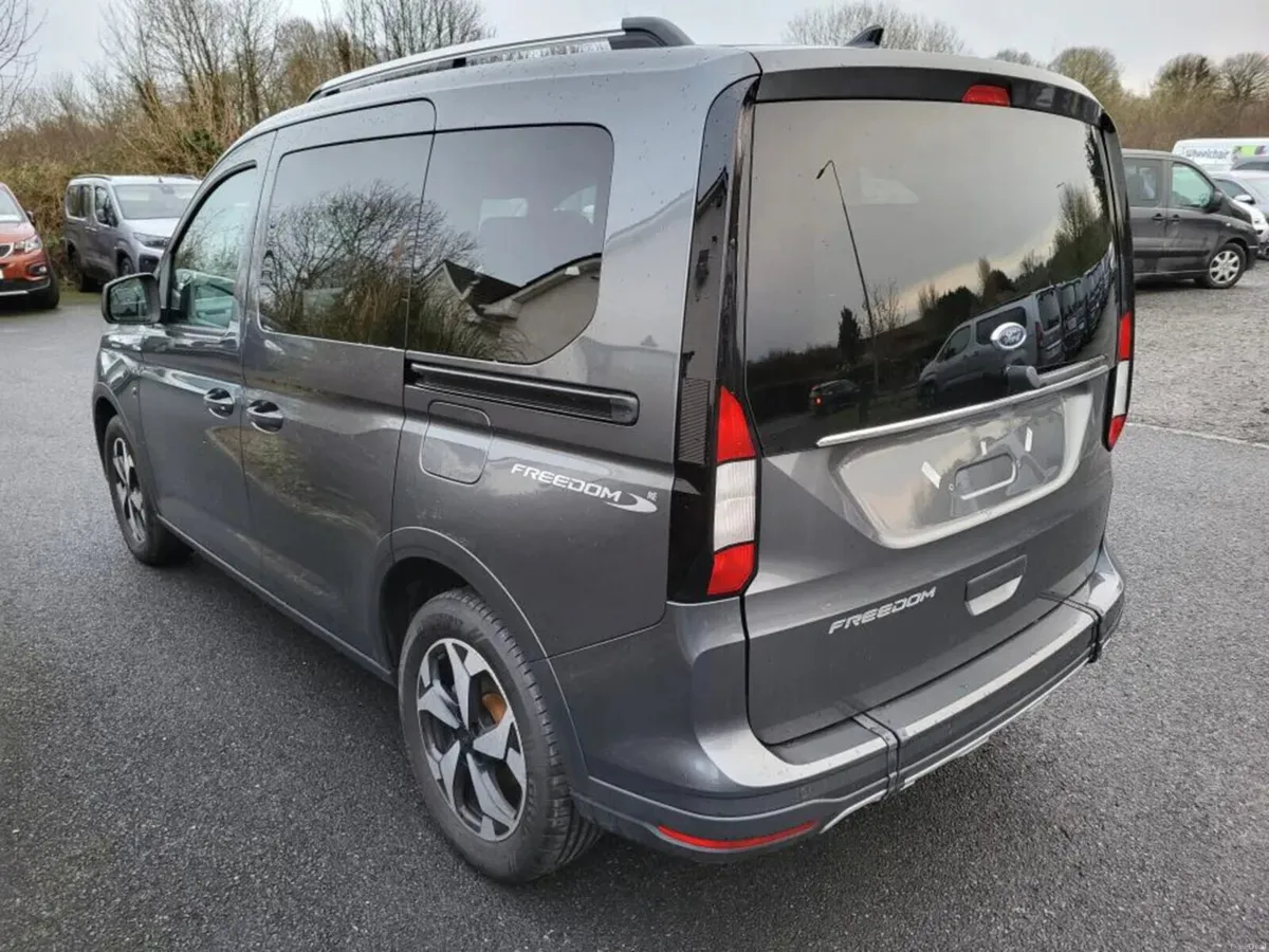 Wheelchair Accessible Ford Tourneo Connect - Image 6