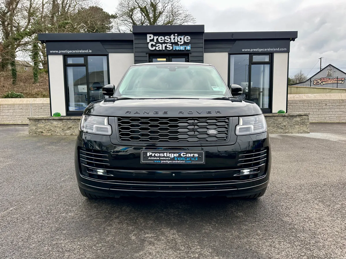 211 LAND ROVER RANGE ROVER P400 MYY21 BLACK PACK - Image 2