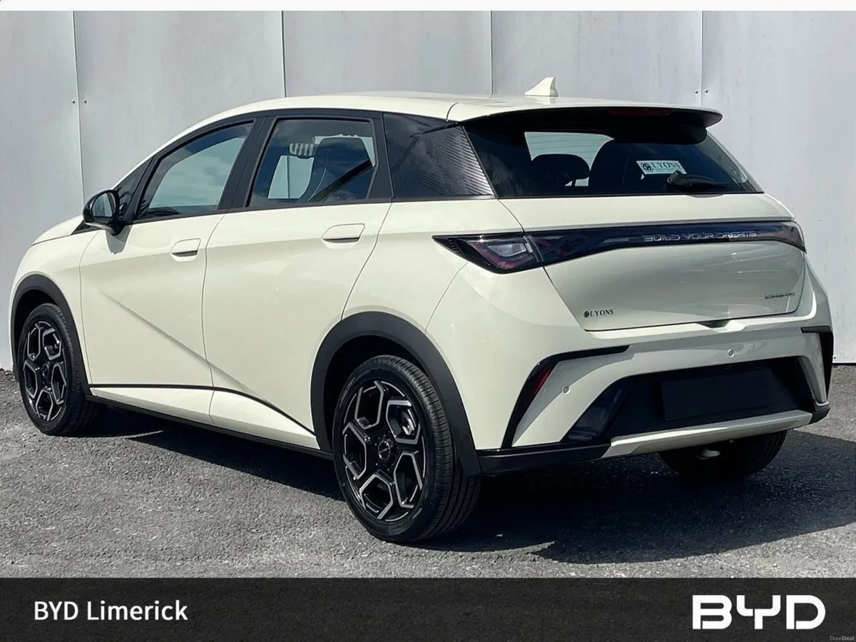 BYD DOLPHIN  261 Delivery  BYD Dolphin  Comfort ( - Image 3