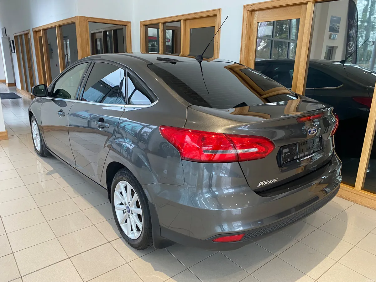 Ford Focus 2016 Titanium Saloon - Image 5