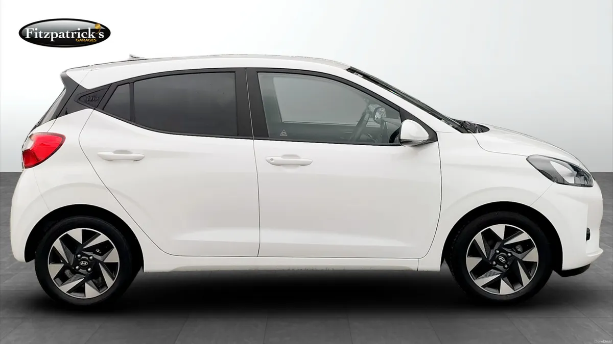 Hyundai i10 Deluxe Plus 2023 - Image 3