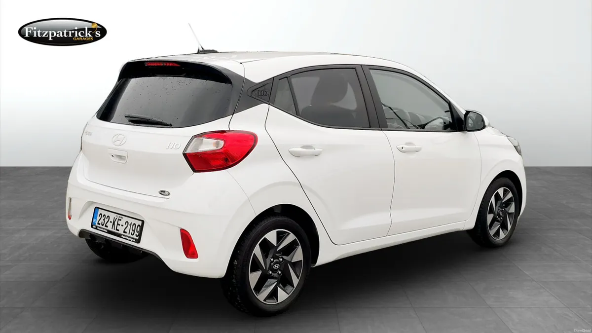 Hyundai i10 Deluxe Plus 2023 - Image 2