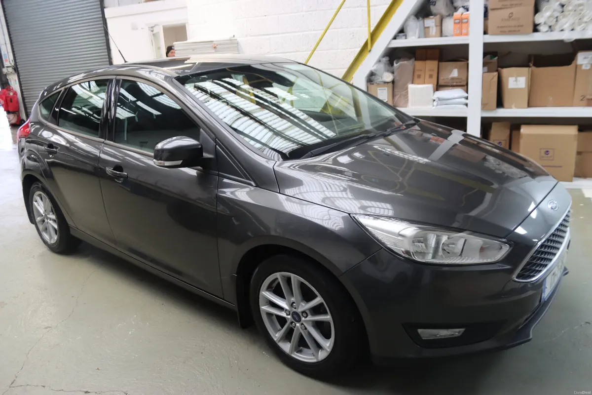 2017 Ford Focus 1.0 Ecoboost Style 5-dr - Image 3