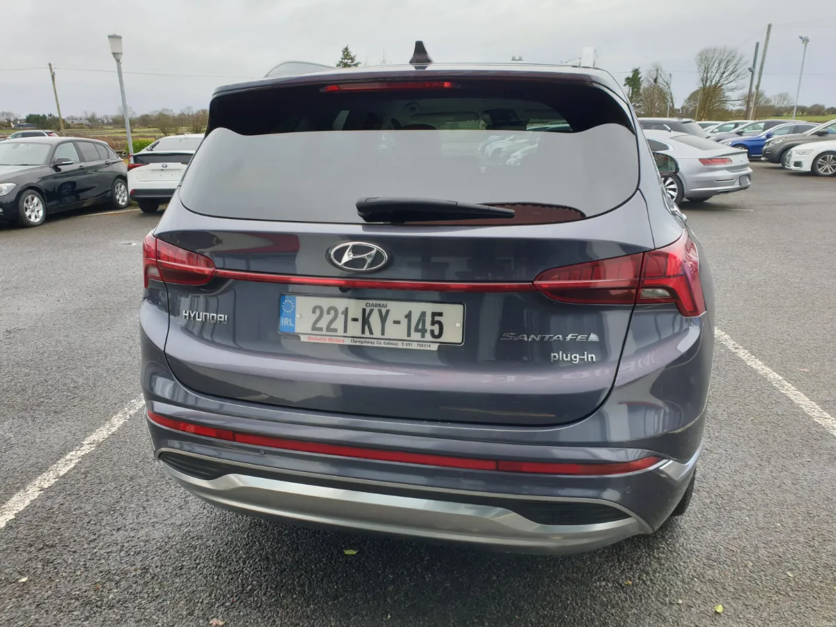 Hyundai Santa Fe PHEV EXECUTIVE PLUS 4WD AUTO - Image 5