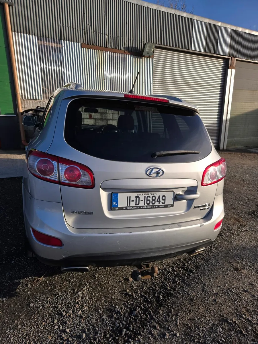 Hyundai Santa Fe 2011 - Image 6
