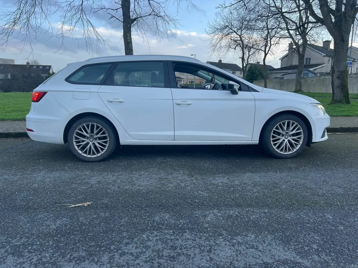 SEAT Leon 2019 - Image 2