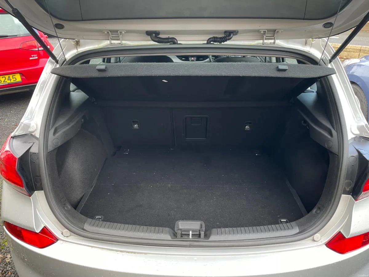 Hyundai i30 2018 - IMMACULATE  - 41K MILEAGE - Image 3