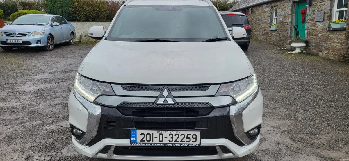Mitsubishi Outlander 2020 PHEV 4WD - Image 3