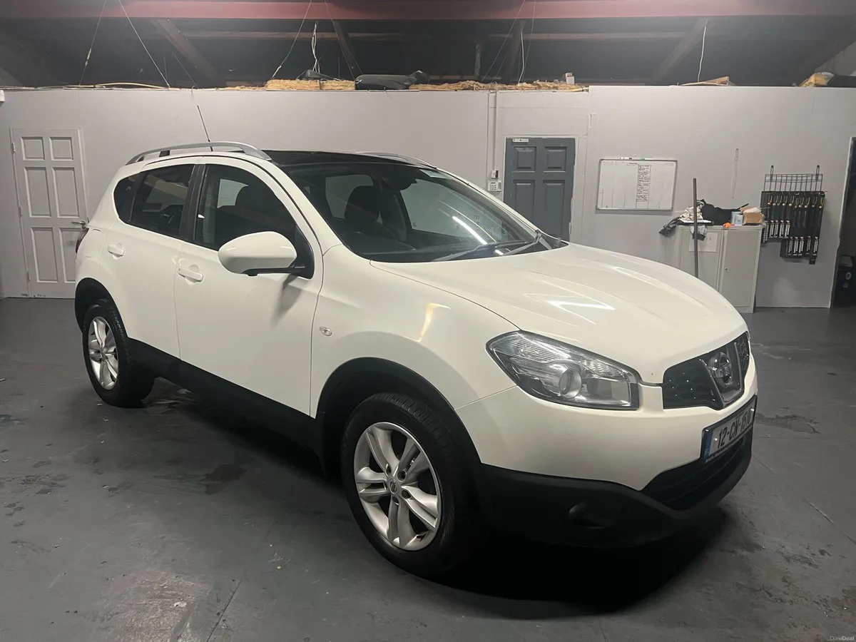 Nissan Qashqai 2012 4 wheel drive - Image 2