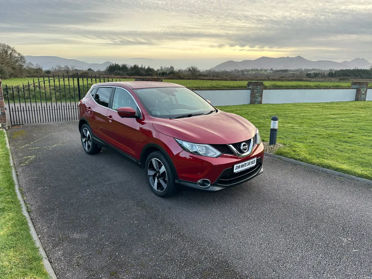 Nissan Qashqai SV Premium petrol - Image 4