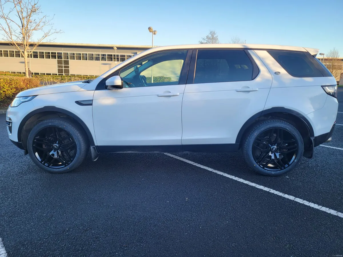 2015 LANDROVER DISCOVERY SPORT 2.2 7 SEATER SE - Image 3